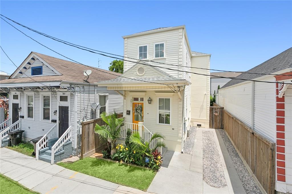 2911 CONTI Street