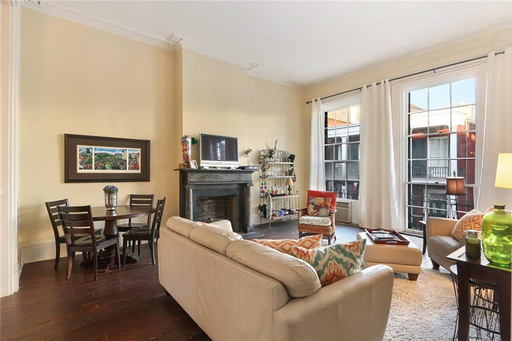 1227 CHARTRES Street