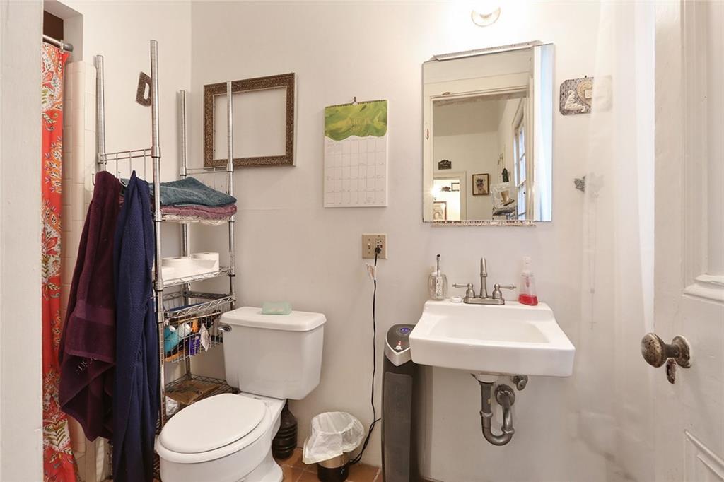 1227 CHARTRES Street