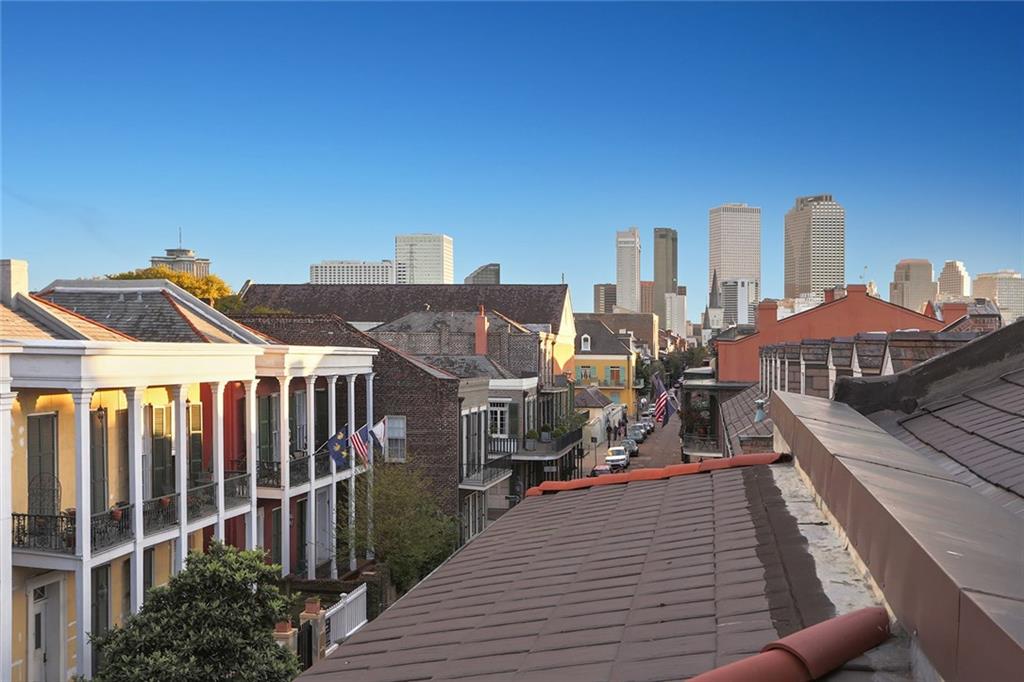 1227 CHARTRES Street