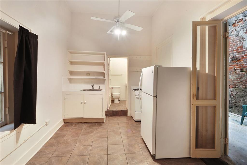 1227 CHARTRES Street