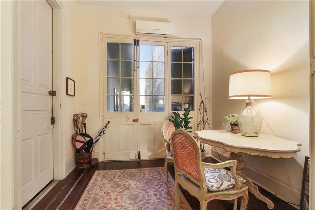 1227 CHARTRES Street