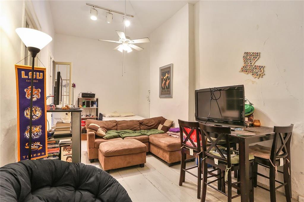 1227 CHARTRES Street