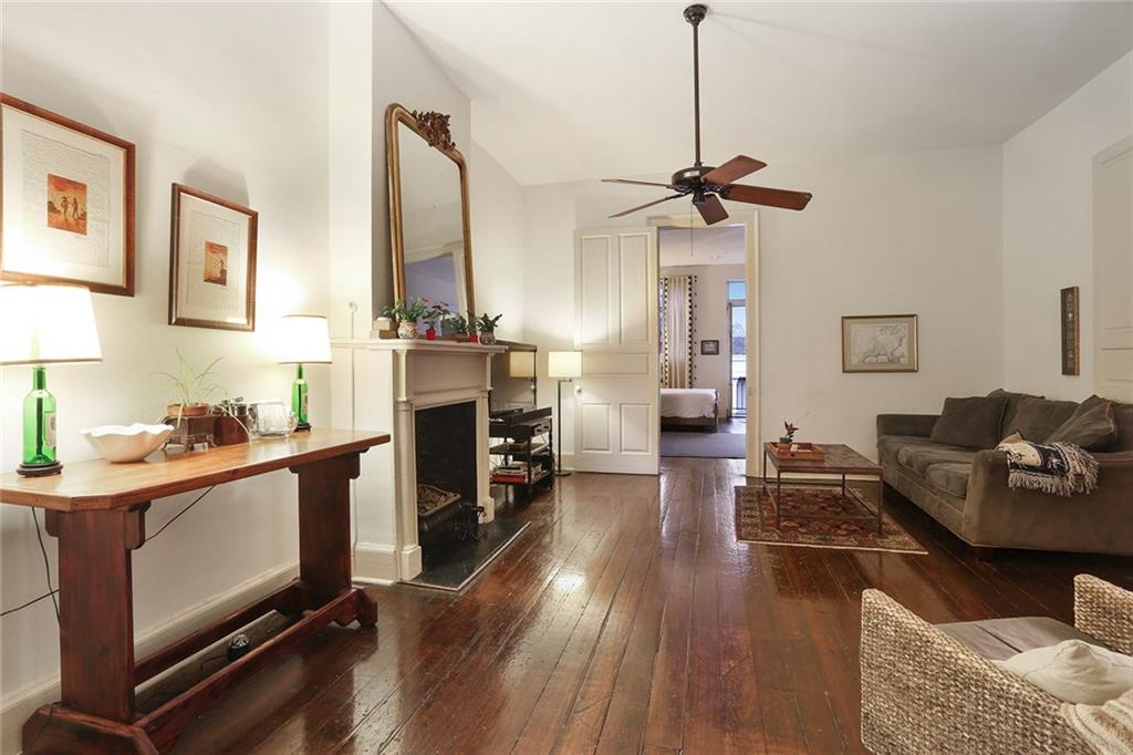 1227 CHARTRES Street