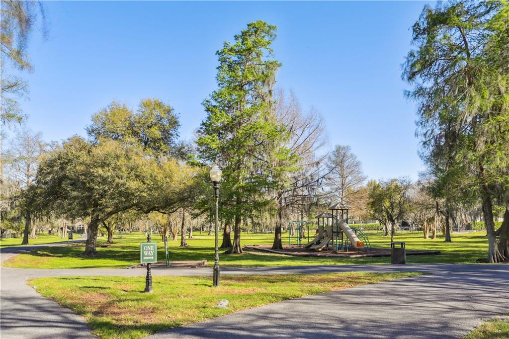 192 FOREST OAKS Drive