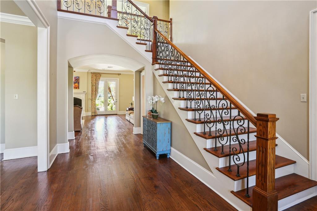 192 FOREST OAKS Drive