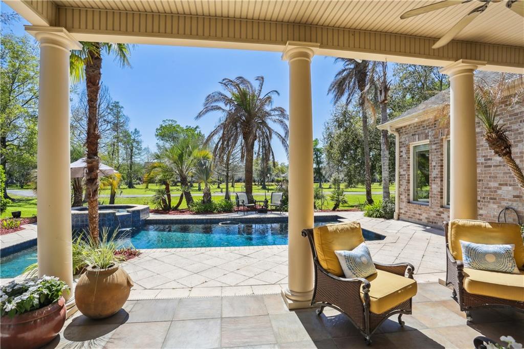 192 FOREST OAKS Drive