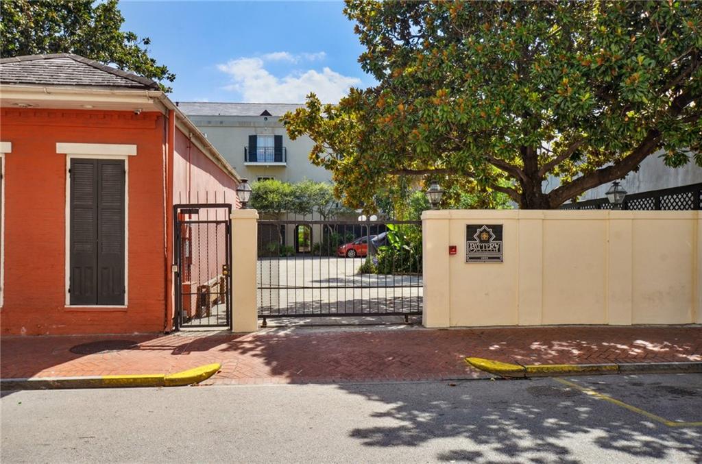 1022 TOULOUSE Street BC-21