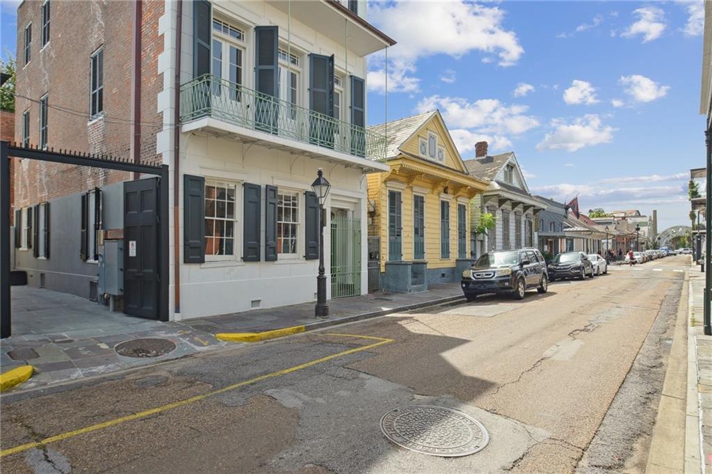 928 ST ANN Street