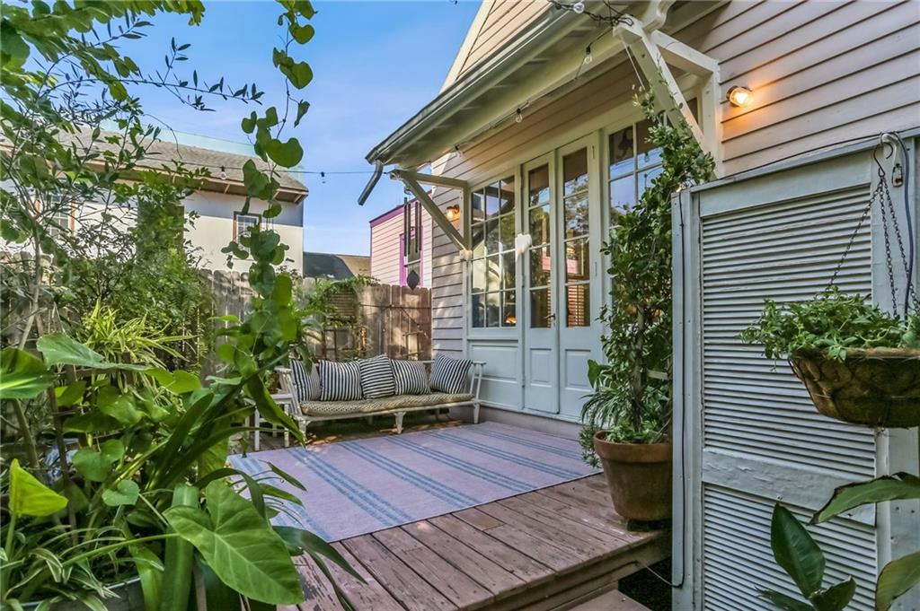 1932-34 DAUPHINE Street