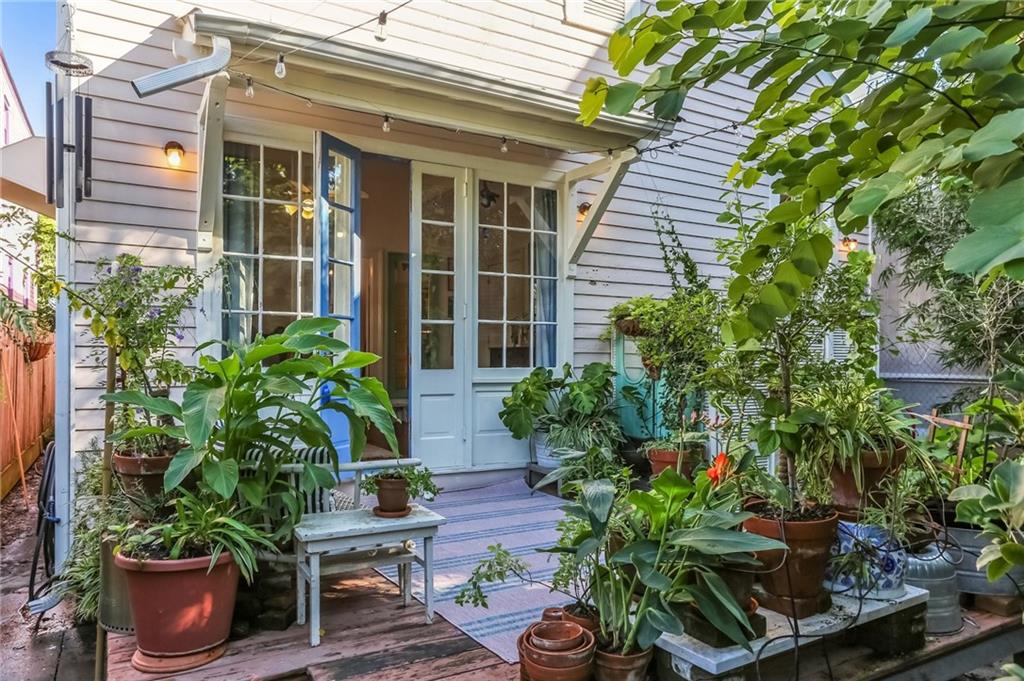 1932-34 DAUPHINE Street