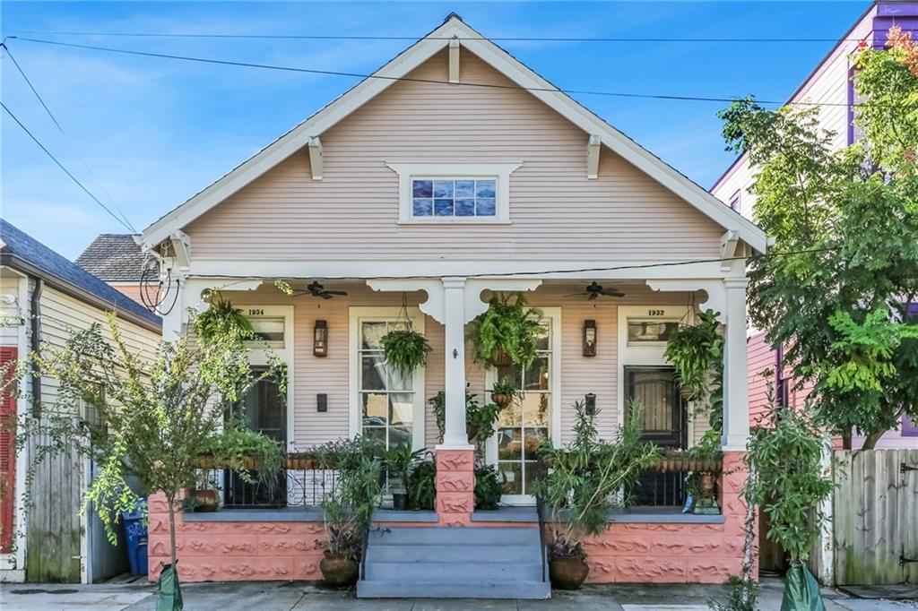 1932-34 DAUPHINE Street