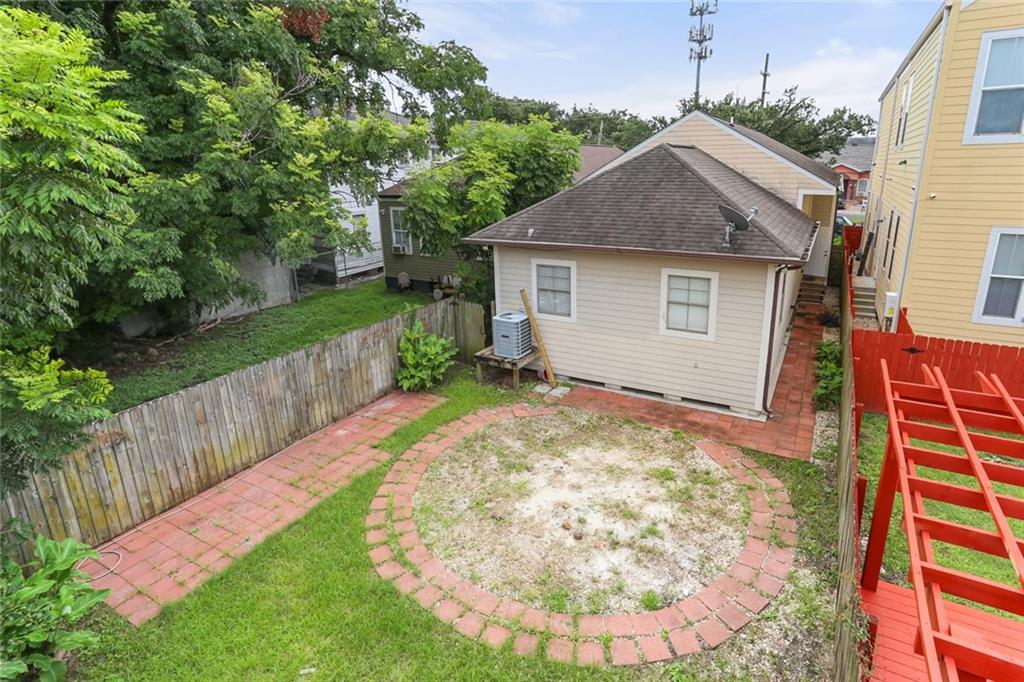 2423 REV JOHN RAPHAEL JR Way