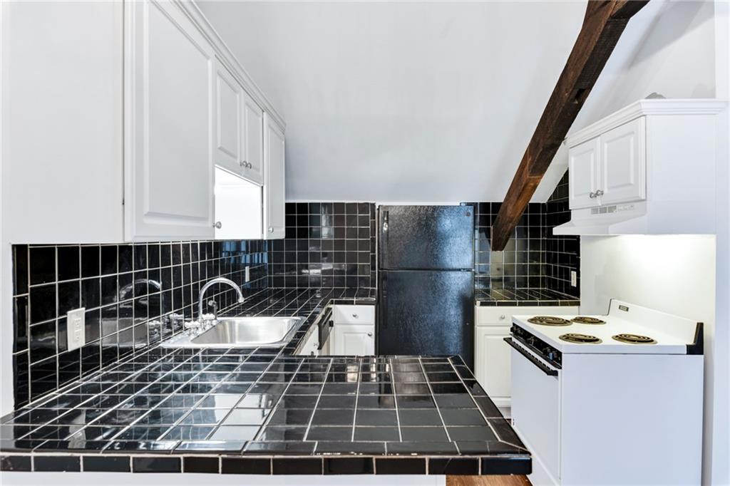 1125 ROYAL Street 3