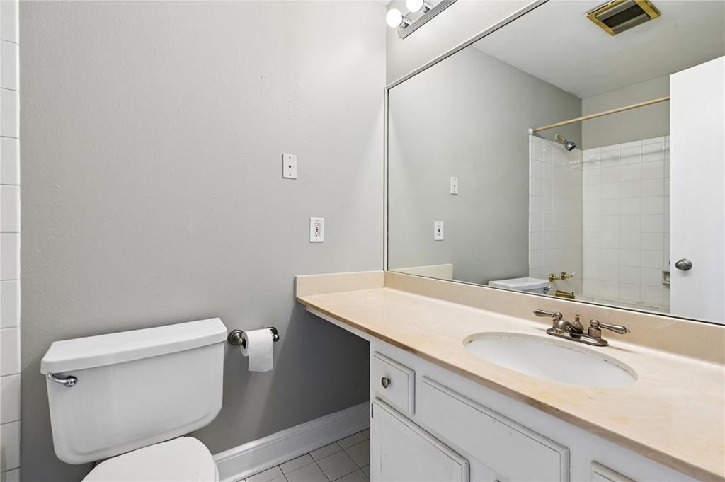 1022 TOULOUSE Street BC-22