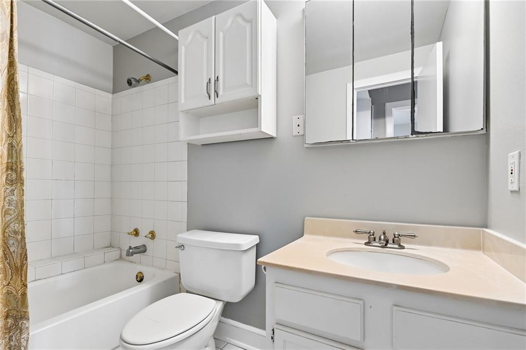 1022 TOULOUSE Street BC-22