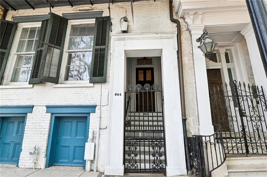 604 ESPLANADE Avenue 102