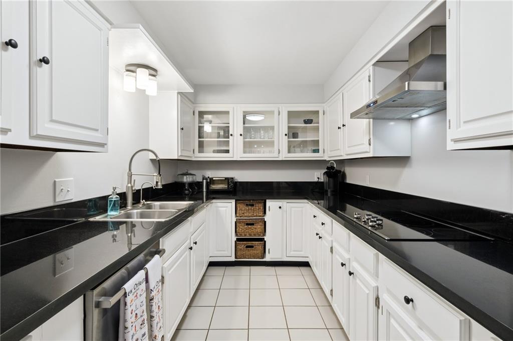 1436 JACKSON Avenue 4A