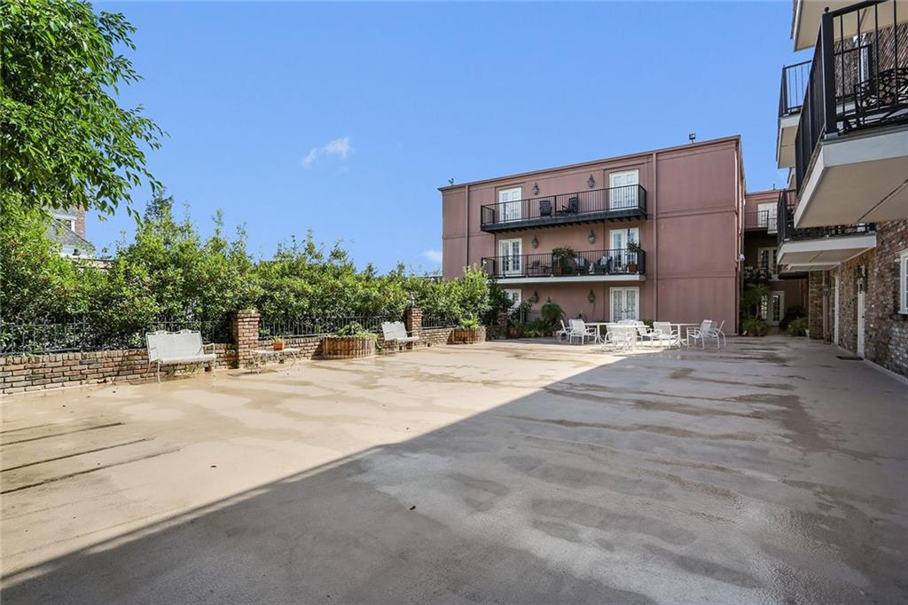3000 ST CHARLES Avenue 409