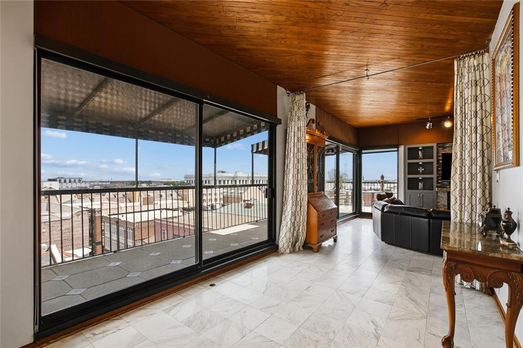232 DECATUR Street 6a