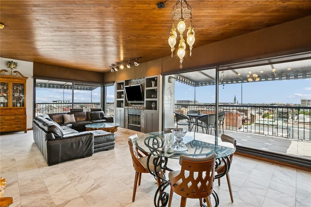 232 DECATUR Street 6a
