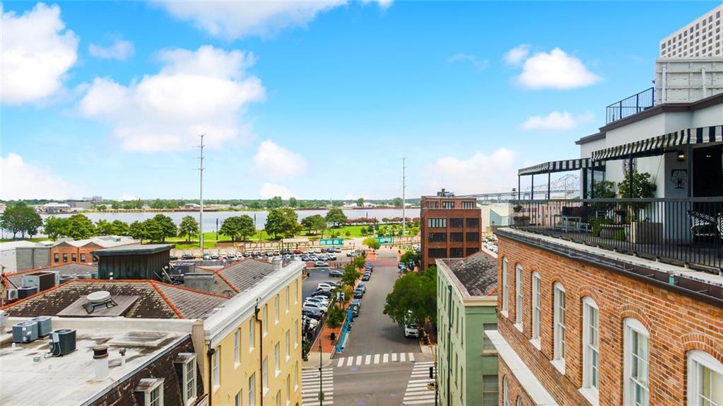 232 DECATUR Street 6a