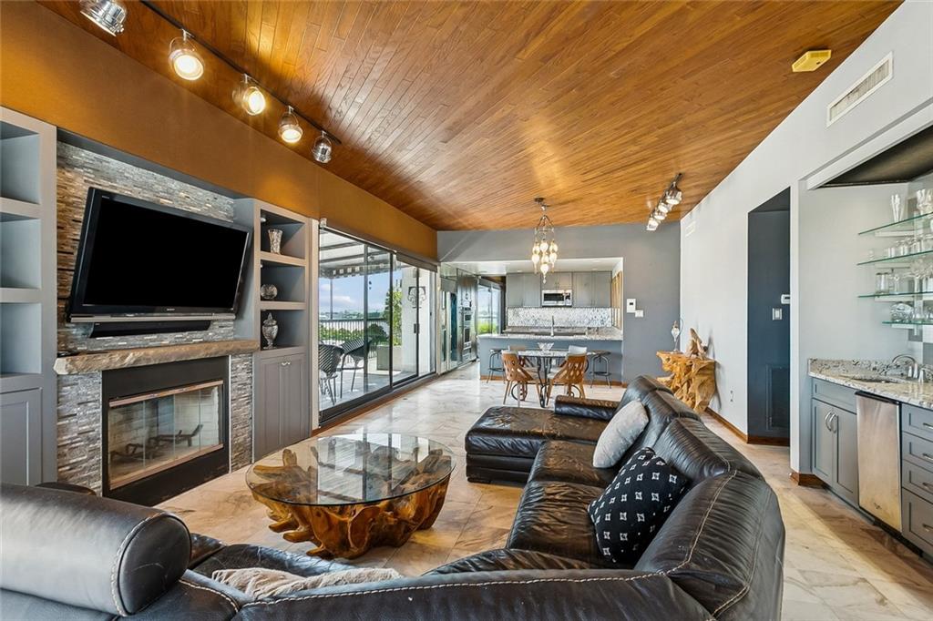 232 DECATUR Street 6a