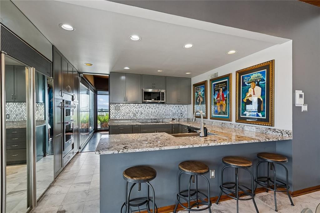232 DECATUR Street 6a