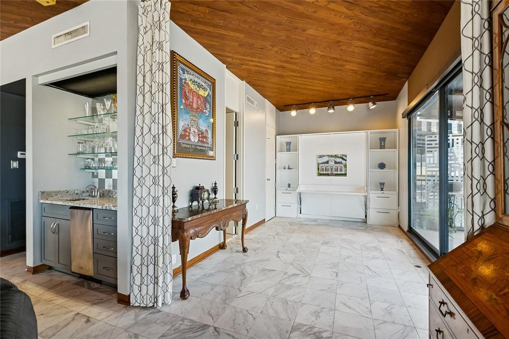 232 DECATUR Street 6a