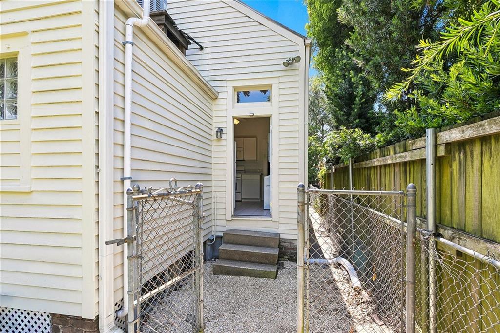 1616 ADAMS Street