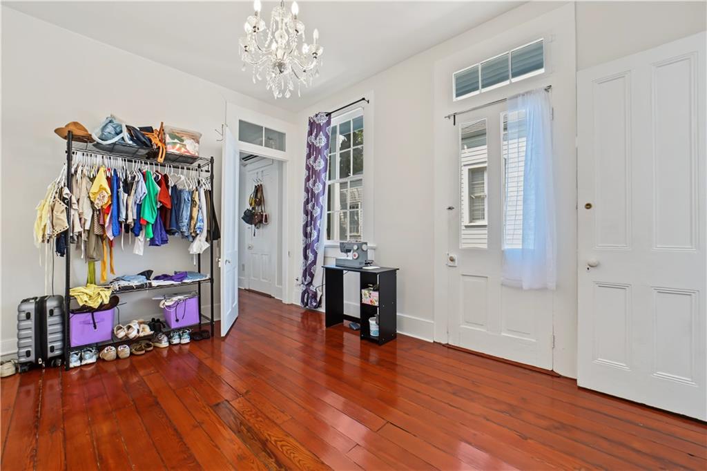 1220 HARMONY Street 1220