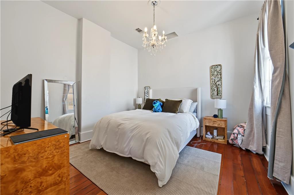1220 HARMONY Street 1220