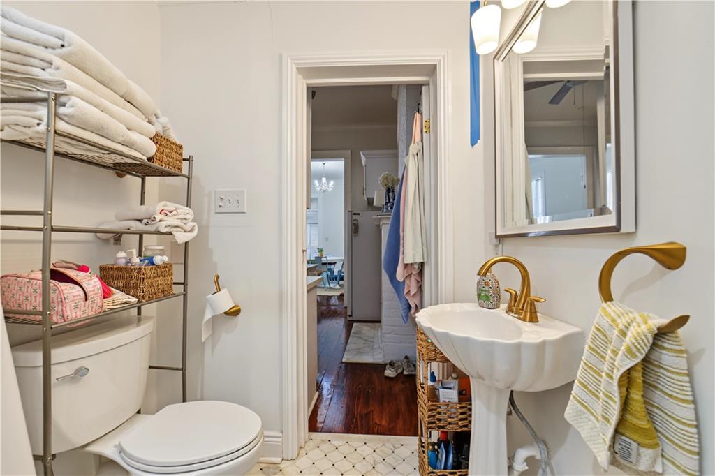 1220 HARMONY Street 1220