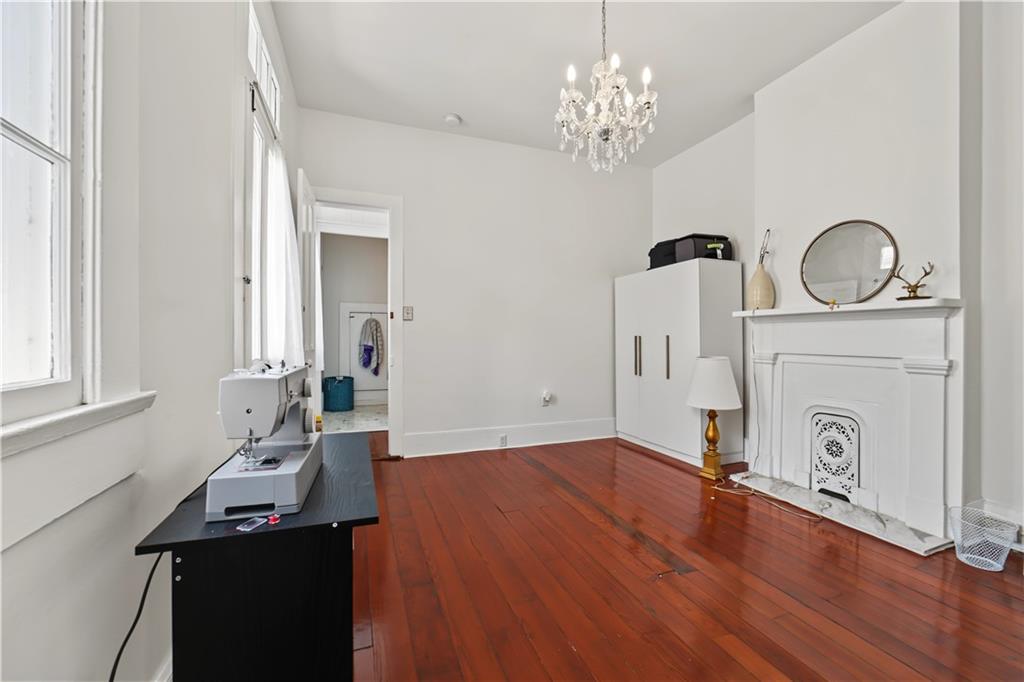 1220 HARMONY Street 1220