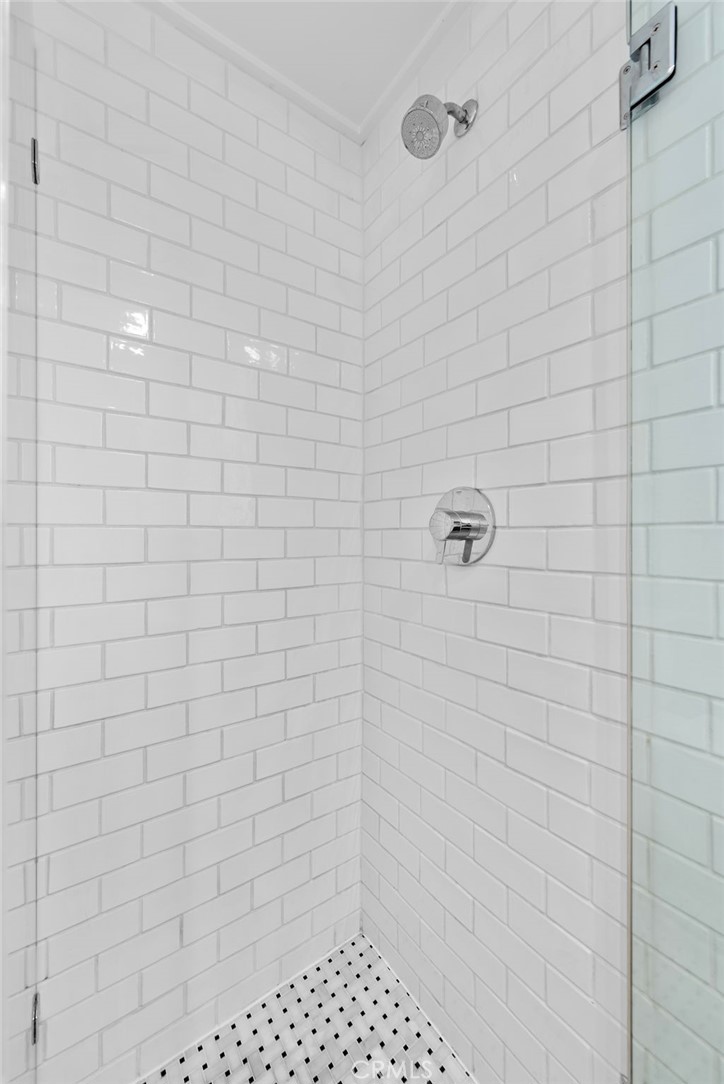 678 Glenneyre Street A