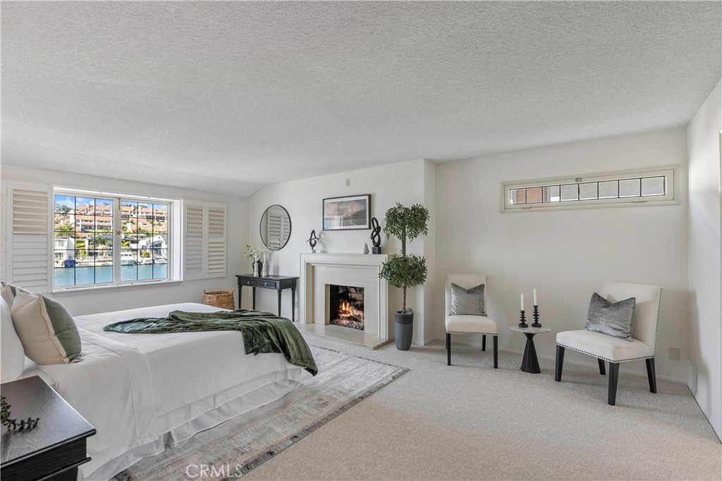 612 Harbor Island Drive