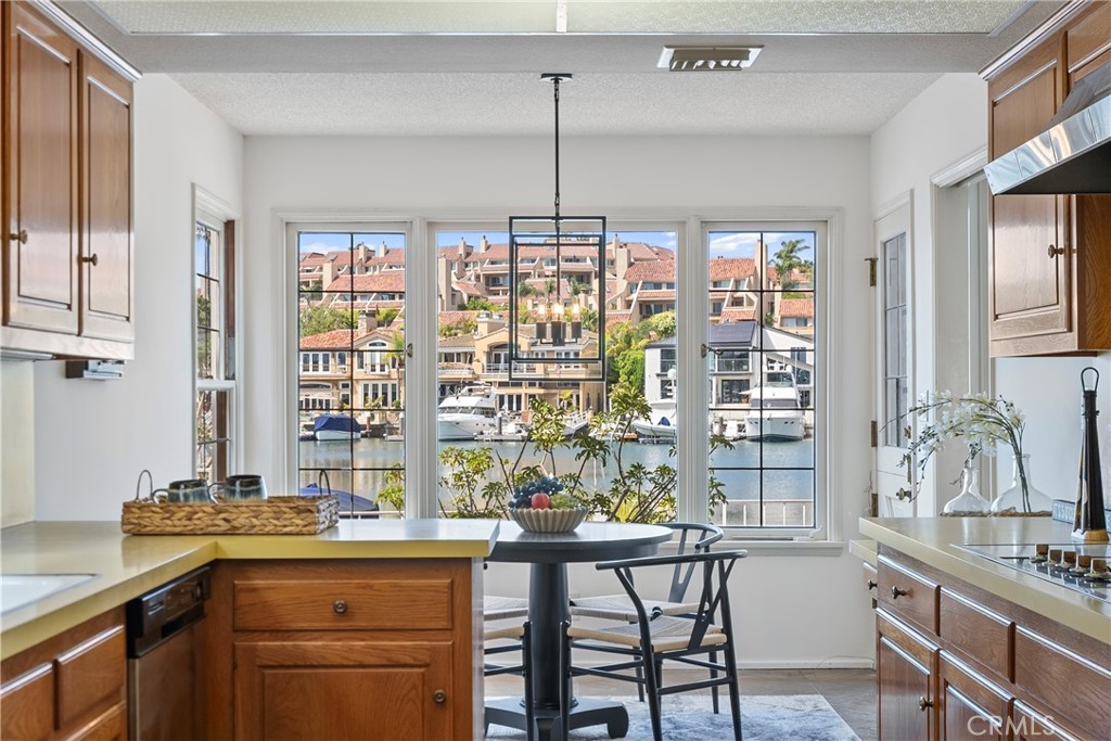 612 Harbor Island Drive