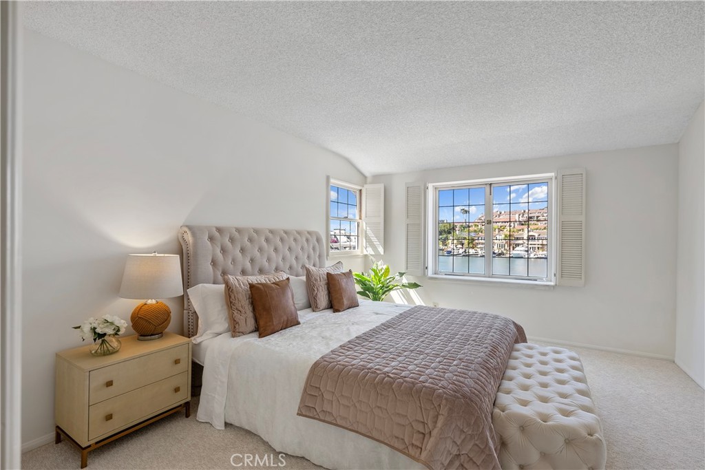 612 Harbor Island Drive