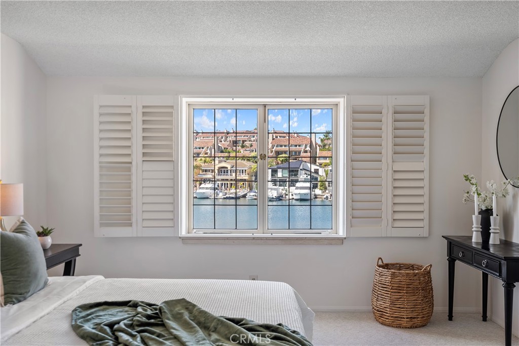 612 Harbor Island Drive