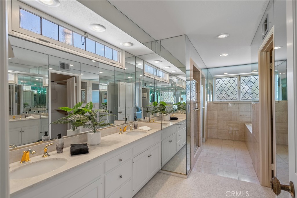 612 Harbor Island Drive