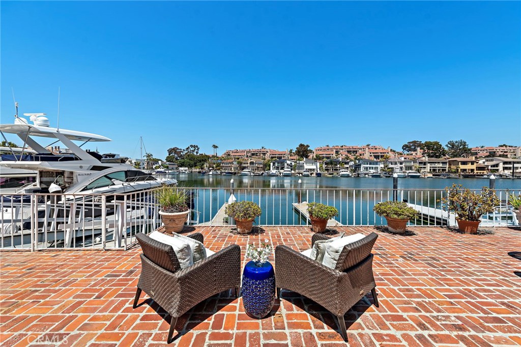 612 Harbor Island Drive