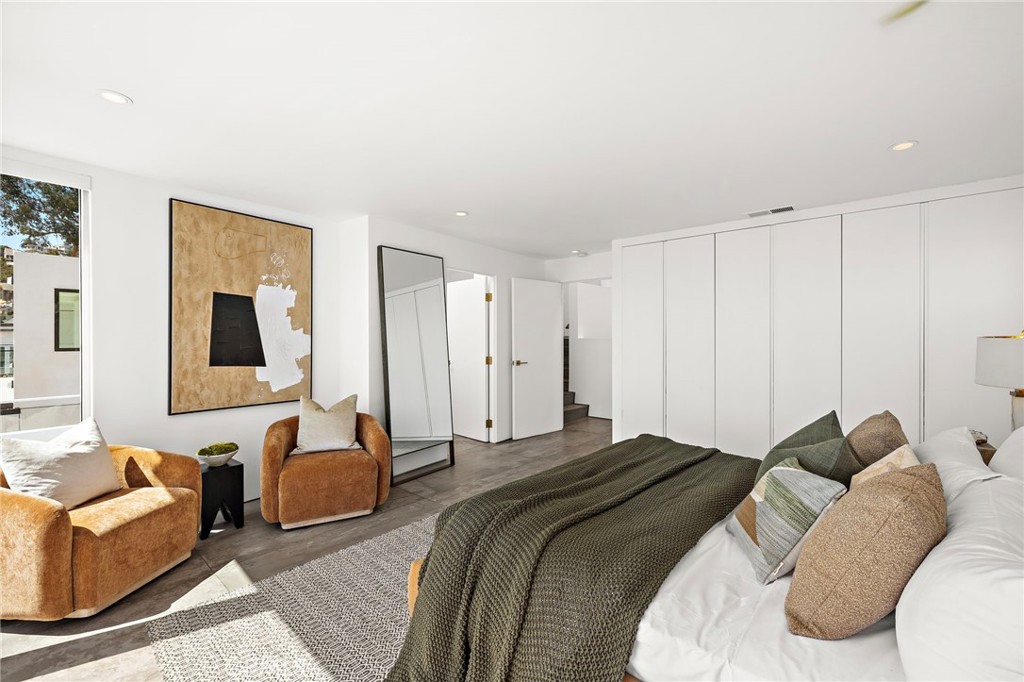 2901 Alexander