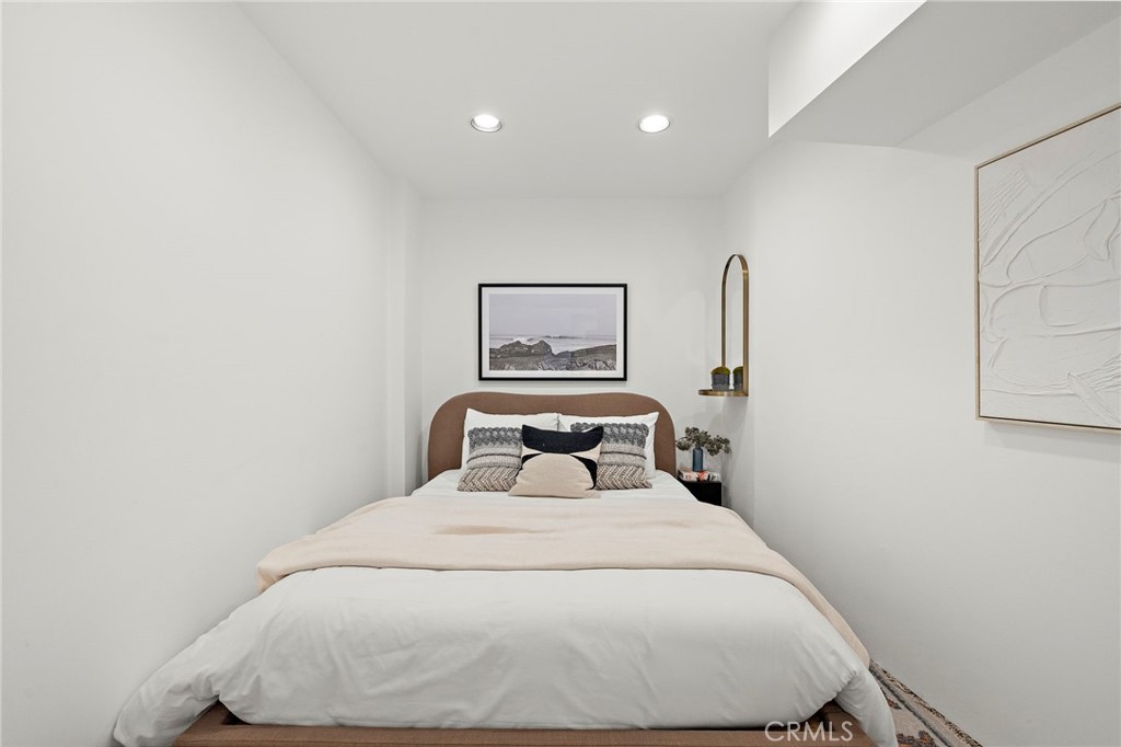2901 Alexander