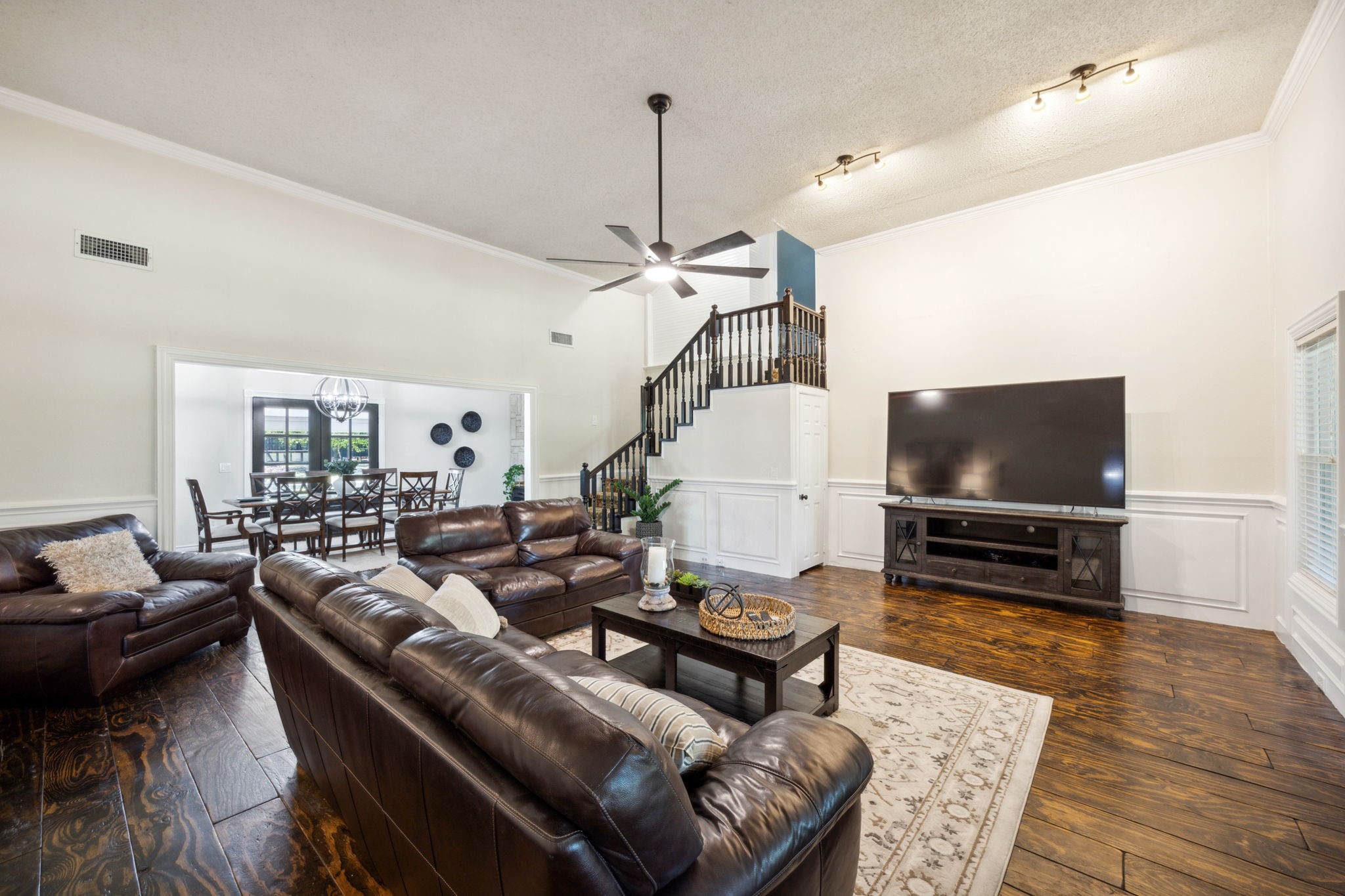 455 Sunridge Lane