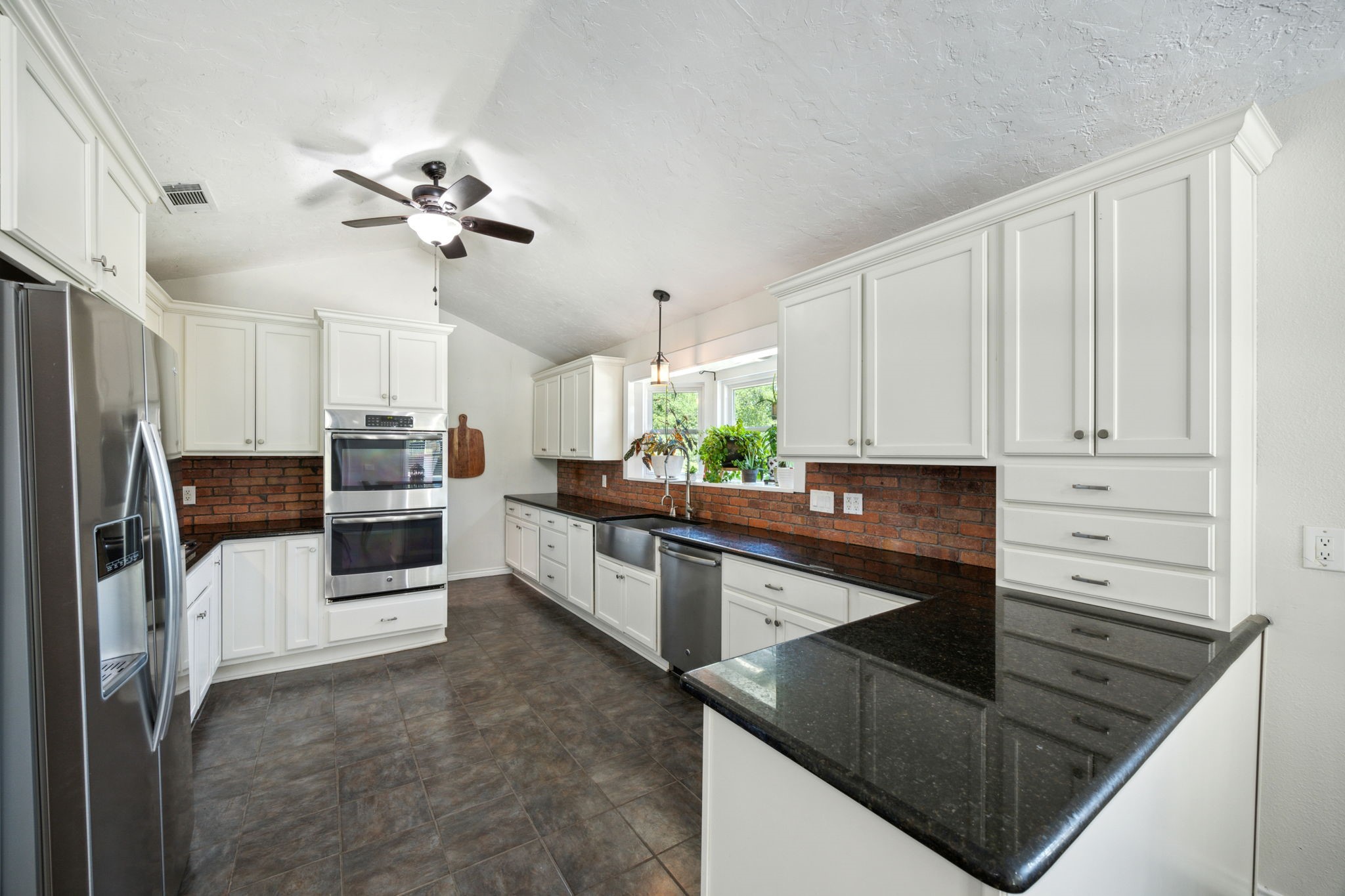 455 Sunridge Lane