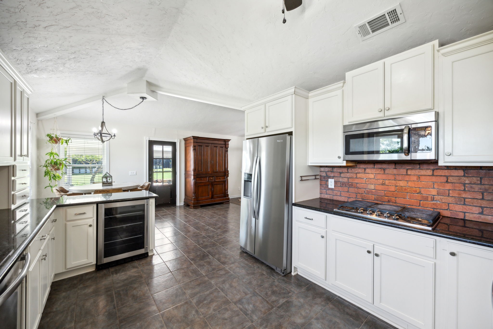 455 Sunridge Lane