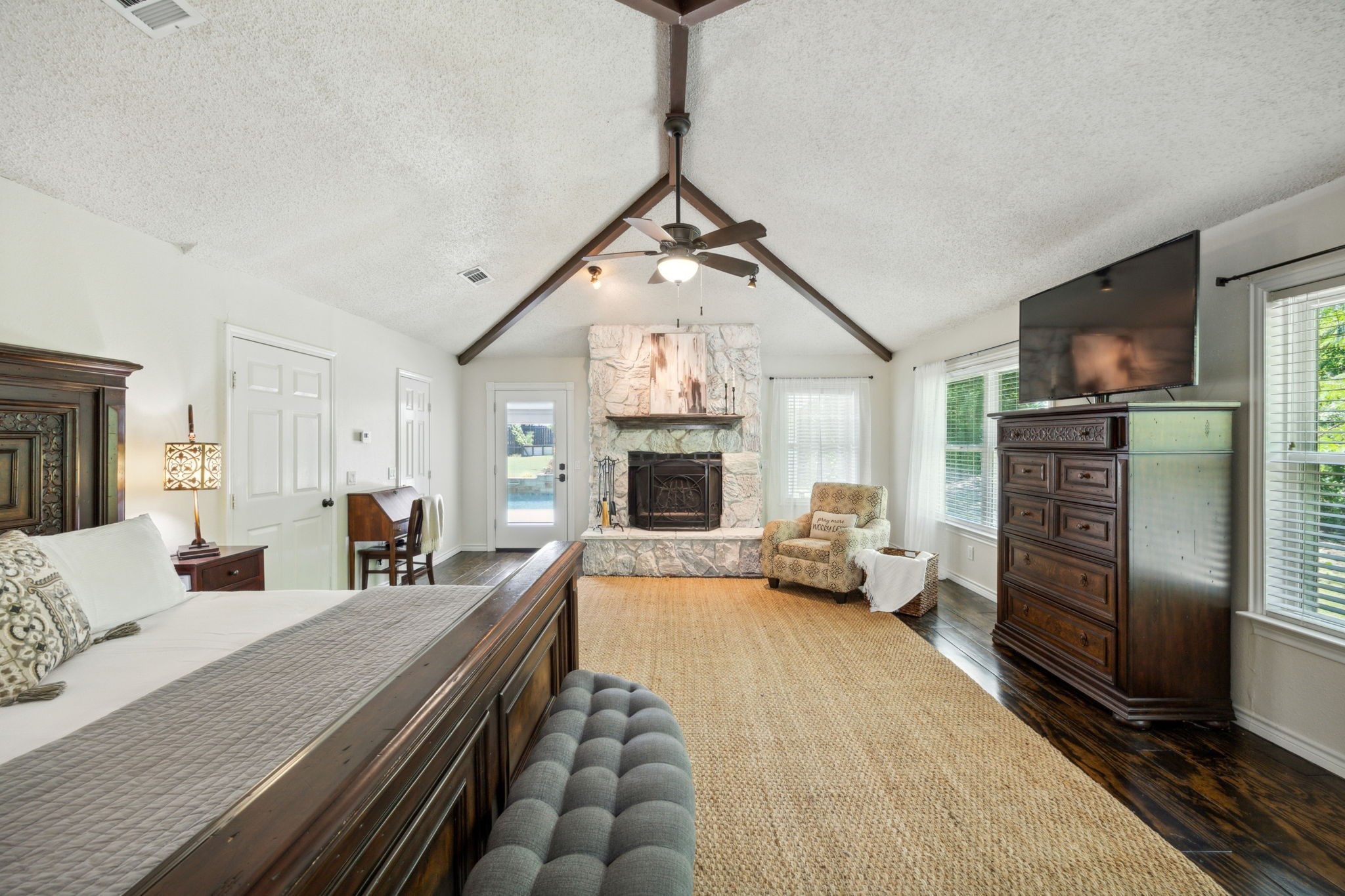 455 Sunridge Lane