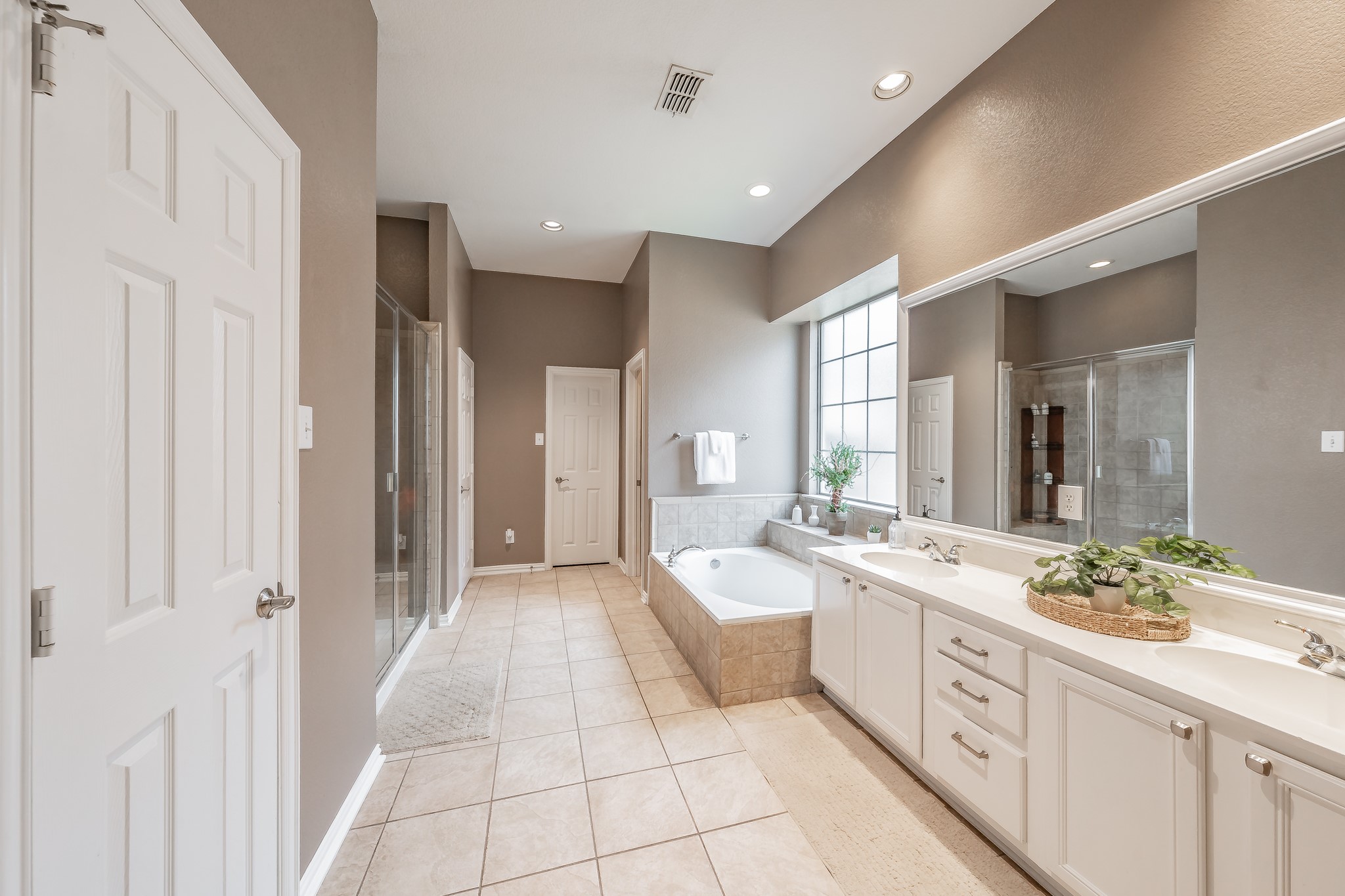 6812 Falcon Crest Lane
