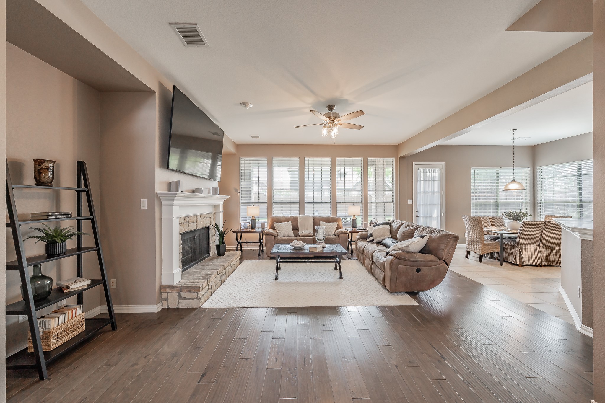 6812 Falcon Crest Lane