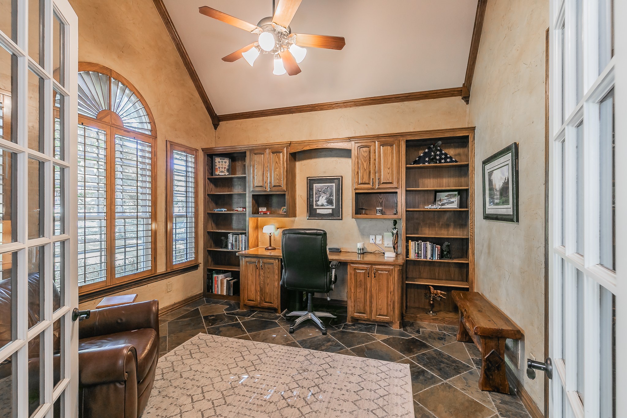 2901 River Bend Trail